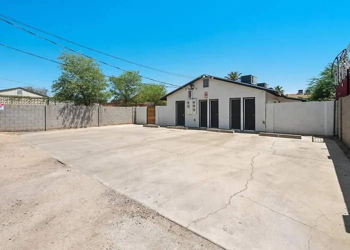Barrel Retreat In The Heart Of Downtown Phoenix