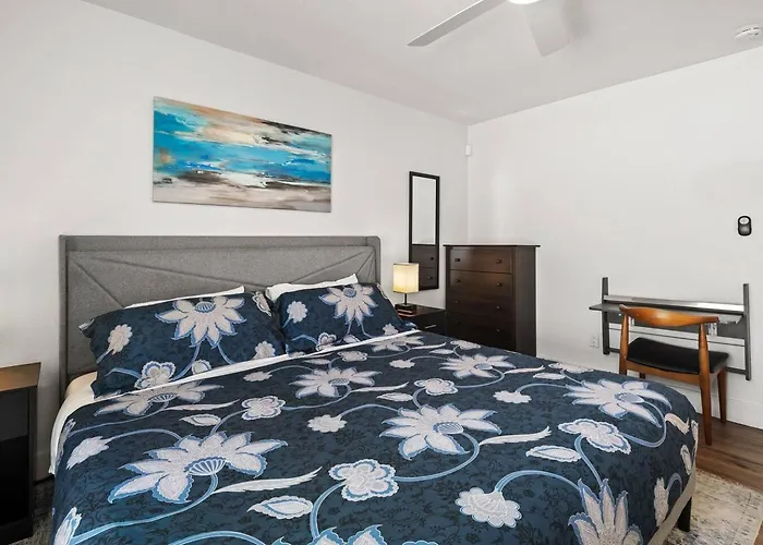 Apartment Barrel Retreat In The Heart Of Downtown