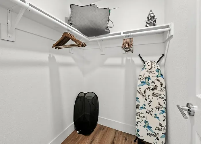 Apartment Barrel Retreat In The Heart Of Downtown
